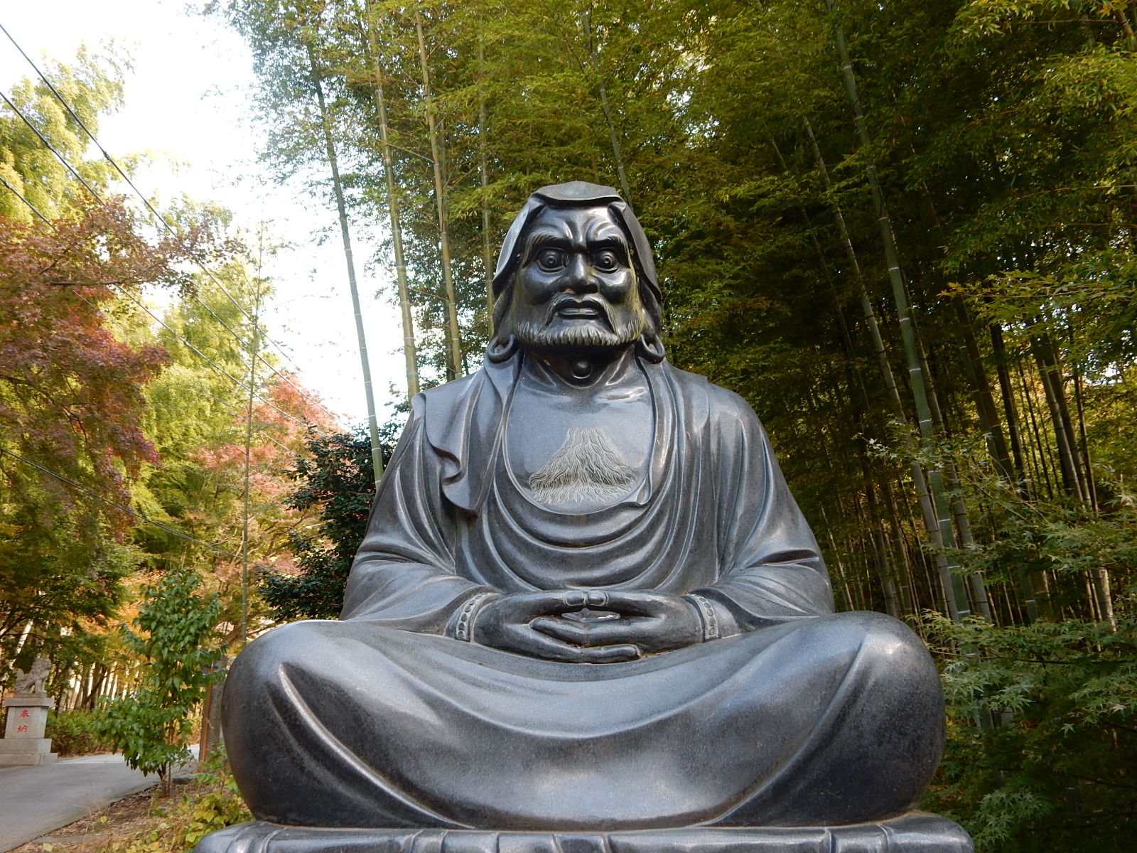 建長寺_達磨像と竹林